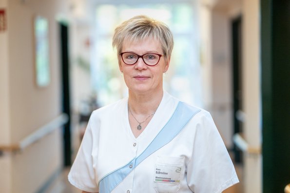 Dagmar Bredow, Stationsleiterin