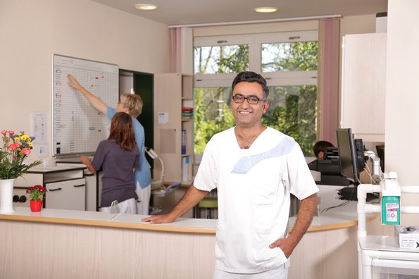 Sufyan Ayazi, Stationssekretär